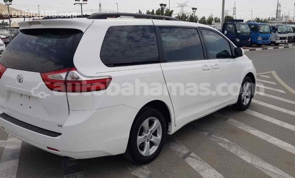 Buy Import Toyota Sienna White Car in Import - Dubai in Abaco Buy Import Toyota Sienna White Car in Import - Dubai in Abaco