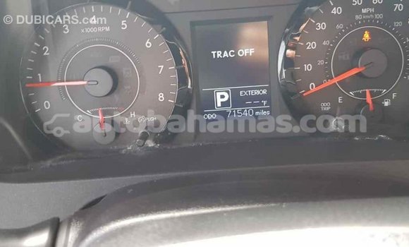 Buy Import Toyota Sienna White Car in Import - Dubai in Abaco Buy Import Toyota Sienna White Car in Import - Dubai in Abaco