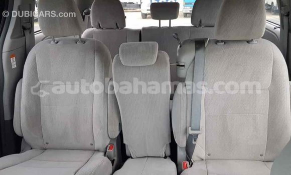 Buy Import Toyota Sienna White Car in Import - Dubai in Abaco Buy Import Toyota Sienna White Car in Import - Dubai in Abaco