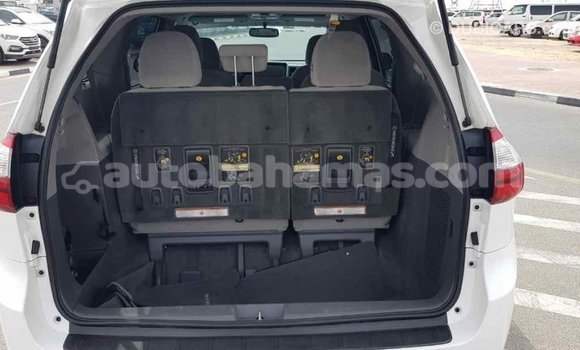 Buy Import Toyota Sienna White Car in Import - Dubai in Abaco Buy Import Toyota Sienna White Car in Import - Dubai in Abaco
