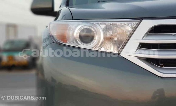 Buy Import Toyota Highlander Green Car in Import - Dubai in Abaco Buy Import Toyota Highlander Green Car in Import - Dubai in Abaco