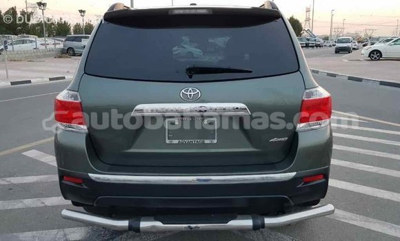 Buy Import Toyota Highlander Green Car in Import - Dubai in Abaco Buy Import Toyota Highlander Green Car in Import - Dubai in Abaco