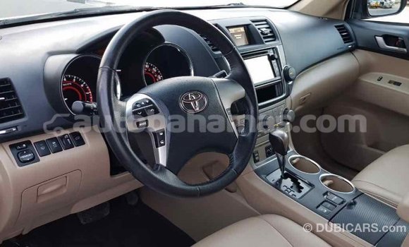 Buy Import Toyota Highlander Green Car in Import - Dubai in Abaco Buy Import Toyota Highlander Green Car in Import - Dubai in Abaco