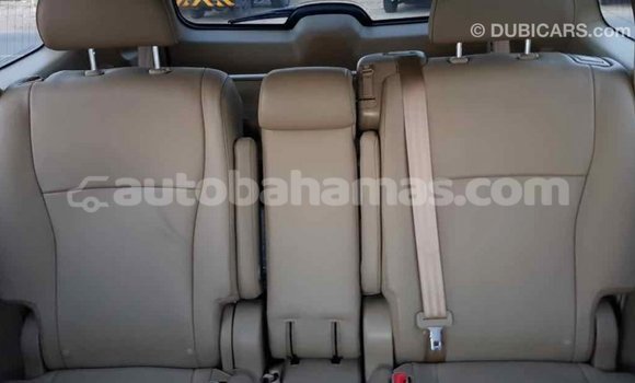 Buy Import Toyota Highlander Green Car in Import - Dubai in Abaco Buy Import Toyota Highlander Green Car in Import - Dubai in Abaco