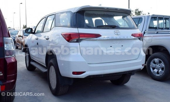 Buy Import Toyota Fortuner White Car in Import - Dubai in Abaco Buy Import Toyota Fortuner White Car in Import - Dubai in Abaco