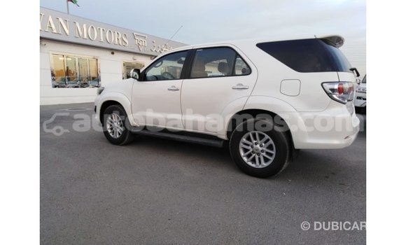 Buy Import Toyota Fortuner White Car in Import - Dubai in Abaco Buy Import Toyota Fortuner White Car in Import - Dubai in Abaco