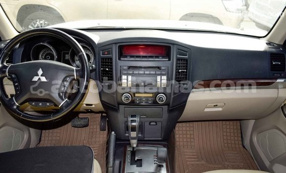 Buy Import Mitsubishi Pajero White Car in Import - Dubai in Abaco Buy Import Mitsubishi Pajero White Car in Import - Dubai in Abaco