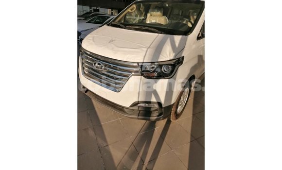 Buy Import Hyundai Accent White Car in Import - Dubai in Abaco Buy Import Hyundai Accent White Car in Import - Dubai in Abaco