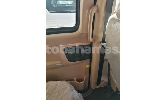 Buy Import Hyundai Accent White Car in Import - Dubai in Abaco Buy Import Hyundai Accent White Car in Import - Dubai in Abaco