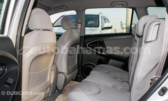 Buy Import Toyota HiAce Other Truck in Import - Dubai in Abaco Buy Import Toyota HiAce Other Truck in Import - Dubai in Abaco