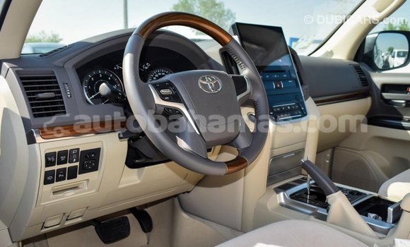 Buy Import Toyota Land Cruiser White Car in Import - Dubai in Abaco Buy Import Toyota Land Cruiser White Car in Import - Dubai in Abaco