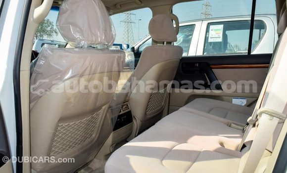 Buy Import Toyota Land Cruiser White Car in Import - Dubai in Abaco Buy Import Toyota Land Cruiser White Car in Import - Dubai in Abaco