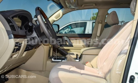 Buy Import Toyota Land Cruiser White Car in Import - Dubai in Abaco Buy Import Toyota Land Cruiser White Car in Import - Dubai in Abaco