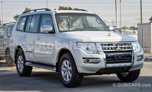 Buy Import Mitsubishi Pajero White Car in Import - Dubai in Abaco