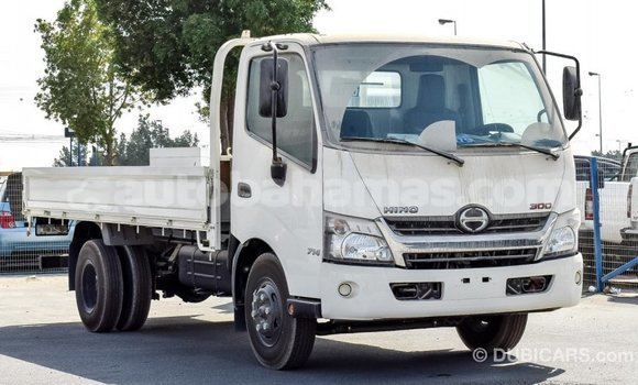 Buy Import Hino 300 Series White Truck in Import - Dubai in Abaco