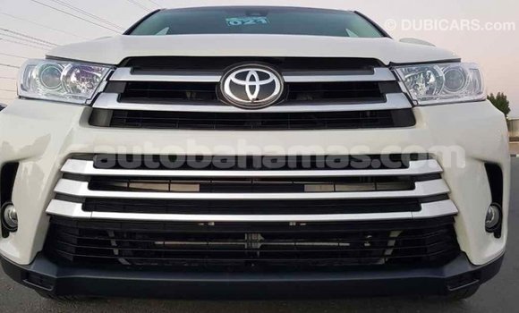 Buy Import Toyota Highlander White Car in Import - Dubai in Abaco