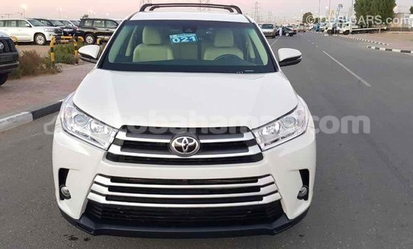 Buy Import Toyota Highlander White Car in Import - Dubai in Abaco Buy Import Toyota Highlander White Car in Import - Dubai in Abaco