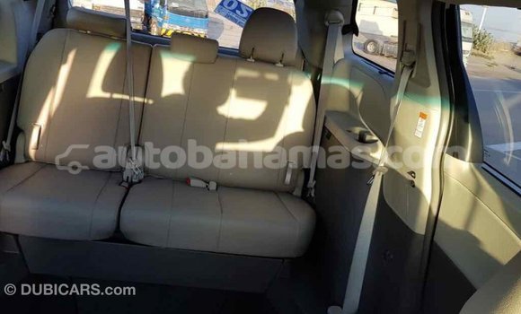 Buy Import Toyota Sienna White Car in Import - Dubai in Abaco Buy Import Toyota Sienna White Car in Import - Dubai in Abaco
