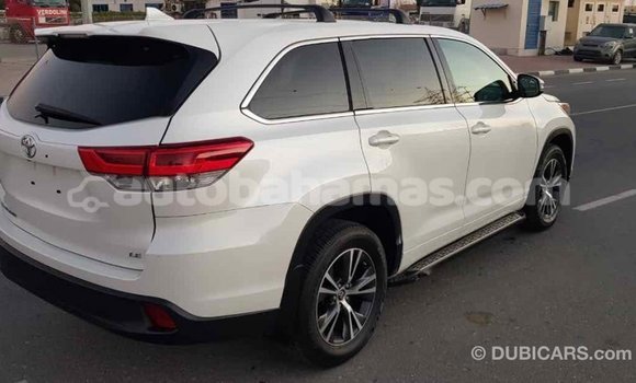 Buy Import Toyota Highlander White Car in Import - Dubai in Abaco Buy Import Toyota Highlander White Car in Import - Dubai in Abaco