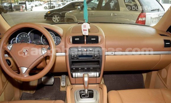 Buy Import Porsche Cayenne Green Car in Import - Dubai in Abaco Buy Import Porsche Cayenne Green Car in Import - Dubai in Abaco