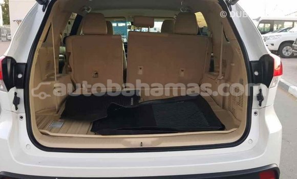 Buy Import Toyota Highlander White Car in Import - Dubai in Abaco Buy Import Toyota Highlander White Car in Import - Dubai in Abaco