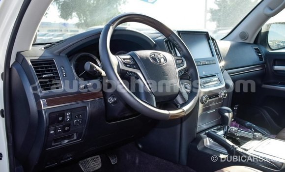 Buy Import Toyota Land Cruiser White Car in Import - Dubai in Abaco Buy Import Toyota Land Cruiser White Car in Import - Dubai in Abaco