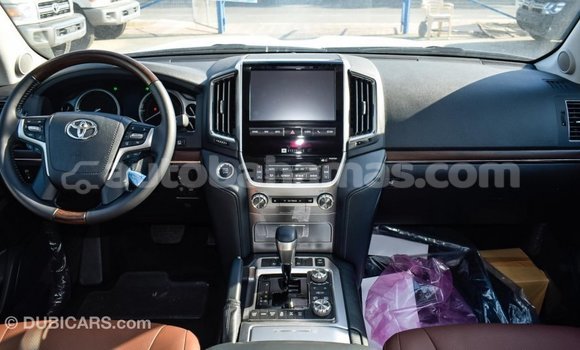 Buy Import Toyota Land Cruiser White Car in Import - Dubai in Abaco Buy Import Toyota Land Cruiser White Car in Import - Dubai in Abaco
