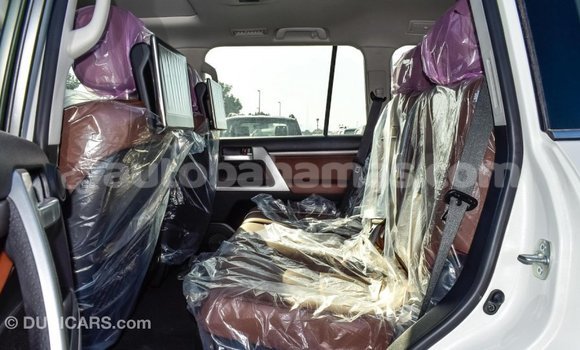 Buy Import Toyota Land Cruiser White Car in Import - Dubai in Abaco Buy Import Toyota Land Cruiser White Car in Import - Dubai in Abaco