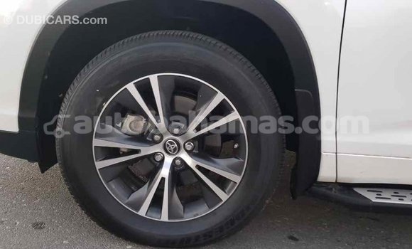 Buy Import Toyota Highlander White Car in Import - Dubai in Abaco Buy Import Toyota Highlander White Car in Import - Dubai in Abaco