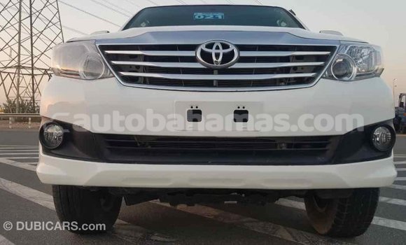 Buy Import Toyota Fortuner White Car in Import - Dubai in Abaco Buy Import Toyota Fortuner White Car in Import - Dubai in Abaco