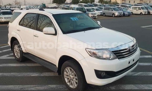Buy Import Toyota Fortuner White Car in Import - Dubai in Abaco Buy Import Toyota Fortuner White Car in Import - Dubai in Abaco