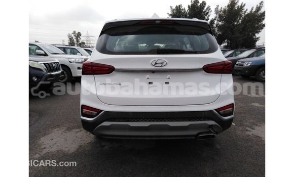 Buy Import Hyundai Santa Fe White Car in Import - Dubai in Abaco Buy Import Hyundai Santa Fe White Car in Import - Dubai in Abaco