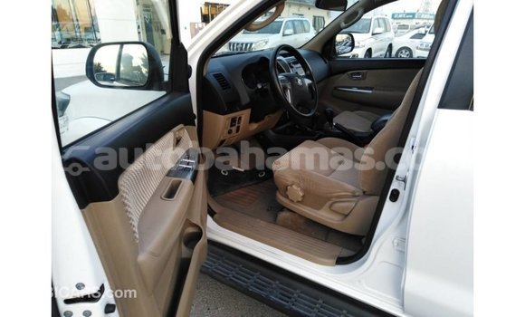 Buy Import Toyota Fortuner White Car in Import - Dubai in Abaco Buy Import Toyota Fortuner White Car in Import - Dubai in Abaco
