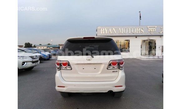 Buy Import Toyota Fortuner White Car in Import - Dubai in Abaco Buy Import Toyota Fortuner White Car in Import - Dubai in Abaco