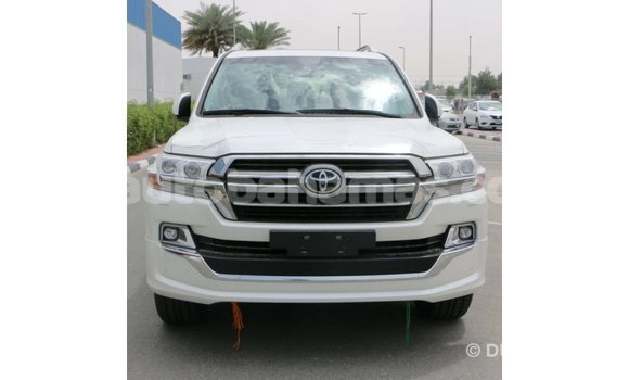 Buy Import Toyota Land Cruiser White Car in Import - Dubai in Abaco