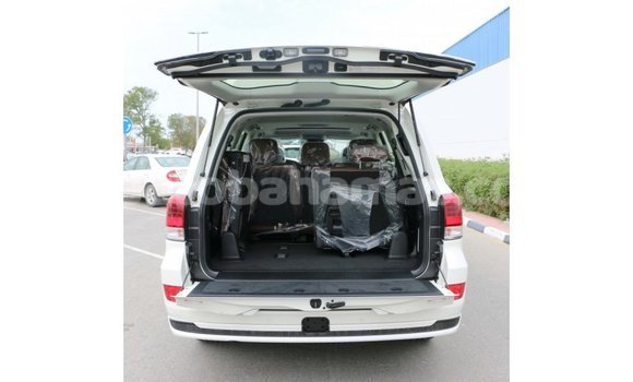 Buy Import Toyota Land Cruiser White Car in Import - Dubai in Abaco Buy Import Toyota Land Cruiser White Car in Import - Dubai in Abaco