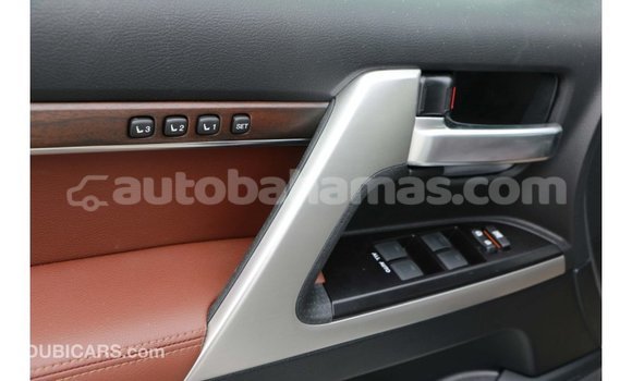 Buy Import Toyota Land Cruiser White Car in Import - Dubai in Abaco Buy Import Toyota Land Cruiser White Car in Import - Dubai in Abaco
