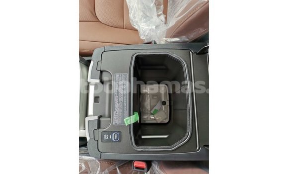 Buy Import Toyota Land Cruiser White Car in Import - Dubai in Abaco Buy Import Toyota Land Cruiser White Car in Import - Dubai in Abaco