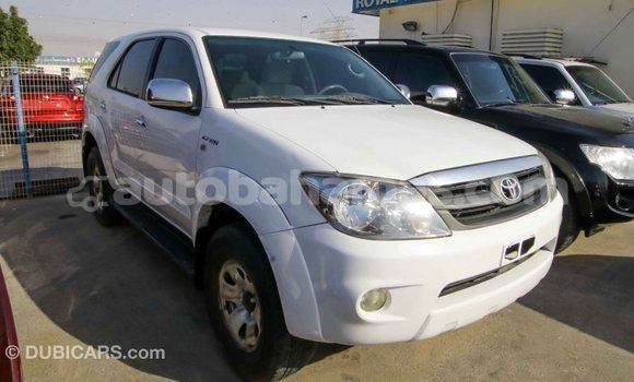 Buy Import Toyota Fortuner White Car in Import - Dubai in Abaco Buy Import Toyota Fortuner White Car in Import - Dubai in Abaco