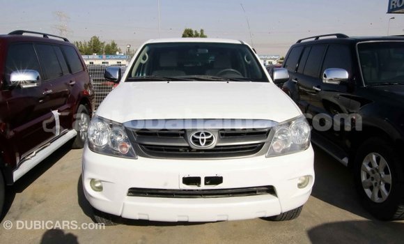 Buy Import Toyota Fortuner White Car in Import - Dubai in Abaco Buy Import Toyota Fortuner White Car in Import - Dubai in Abaco