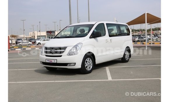 Buy Import Hyundai Accent White Car in Import - Dubai in Abaco