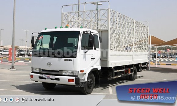 Buy Import Nissan Evalia White Truck in Import - Dubai in Abaco