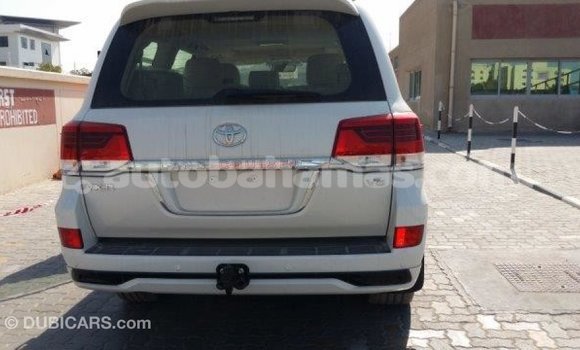 Buy Import Toyota Land Cruiser White Car in Import - Dubai in Abaco Buy Import Toyota Land Cruiser White Car in Import - Dubai in Abaco