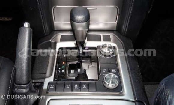Buy Import Toyota Land Cruiser White Car in Import - Dubai in Abaco Buy Import Toyota Land Cruiser White Car in Import - Dubai in Abaco