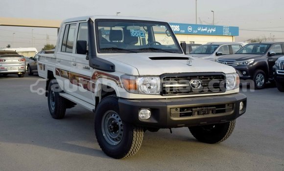 Buy Import Toyota Pickup White Car in Import - Dubai in Abaco Buy Import Toyota Pickup White Car in Import - Dubai in Abaco