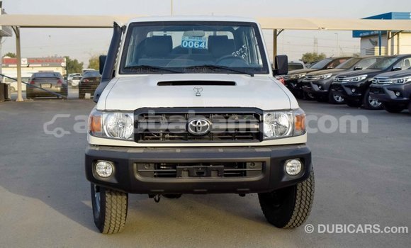 Buy Import Toyota Pickup White Car in Import - Dubai in Abaco Buy Import Toyota Pickup White Car in Import - Dubai in Abaco