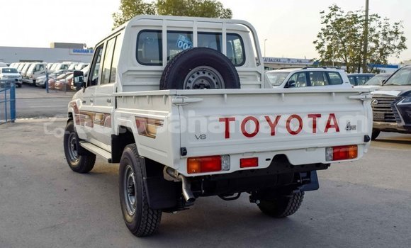 Buy Import Toyota Pickup White Car in Import - Dubai in Abaco Buy Import Toyota Pickup White Car in Import - Dubai in Abaco