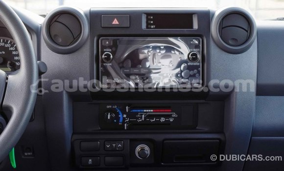 Buy Import Toyota Pickup White Car in Import - Dubai in Abaco Buy Import Toyota Pickup White Car in Import - Dubai in Abaco