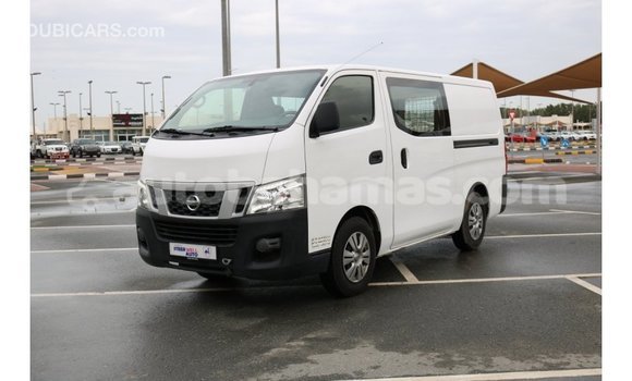Buy Import Nissan Urvan White Car in Import - Dubai in Abaco