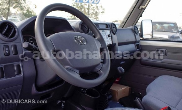 Buy Import Toyota Land Cruiser White Car in Import - Dubai in Abaco Buy Import Toyota Land Cruiser White Car in Import - Dubai in Abaco